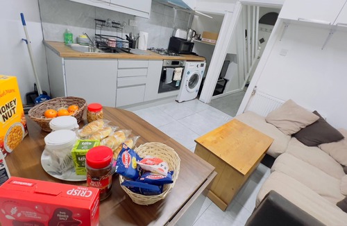 Rusholme House | MCRShared House-Big Bedroom Sleeps 3