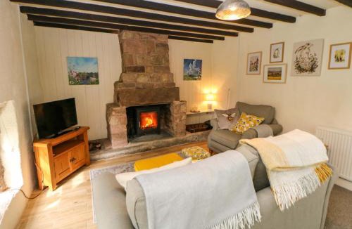 Crich House | Meadow View Cottage
