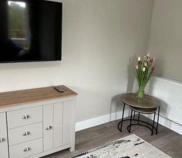 Alfreton House | Meadow View