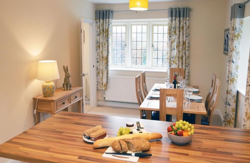 Coln St Aldwyns House | Meadow View