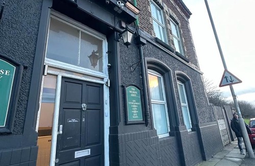 Liverpool Hotel | Melrose Abbey Guest House