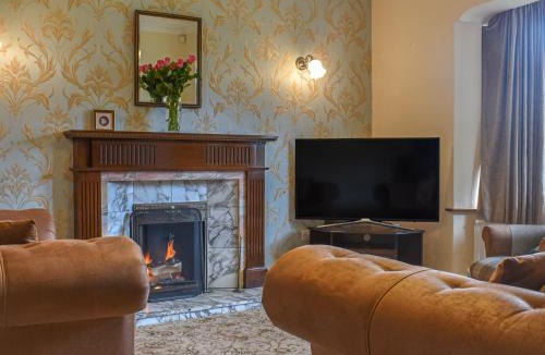 Clitheroe House | Melrose