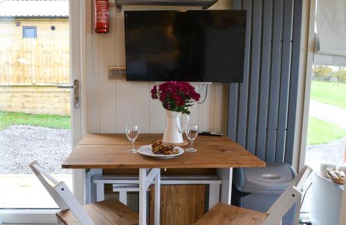 Westward House | Merlin's Cabin