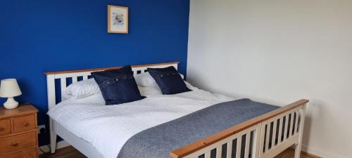Kingsbridge House | Merrifield House Devon - Private Bathroom, Share Kitchen & Great Views