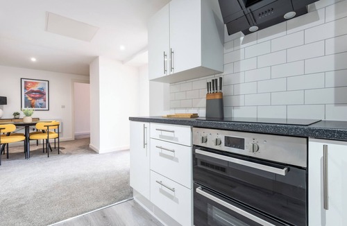 Hull Old Town Apartment | Middleton Chambers by Guestz
