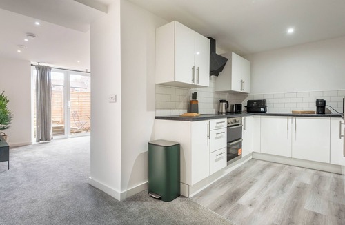 Hull Old Town Apartment | Middleton Chambers by Guestz