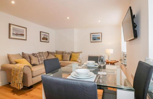 Mevagissey Apartment | Midships