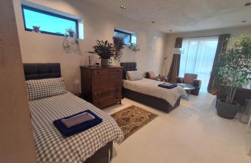 Tiverton House | Milk barn