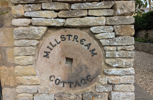 Bourton Cottage | MILL STREAM COTTAGE, family friendly in Lower Slaughter