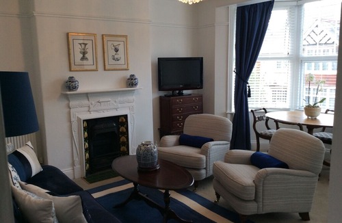 Minehead Apartment | Minehead - Gorgeous 3 bedroom Apartment - Central and Convenient location.
