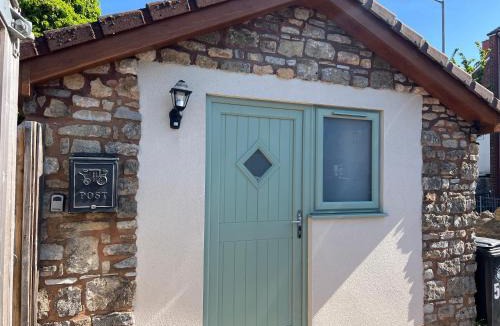 Barrow Gurney Apartment | Mini Treacle Cottage