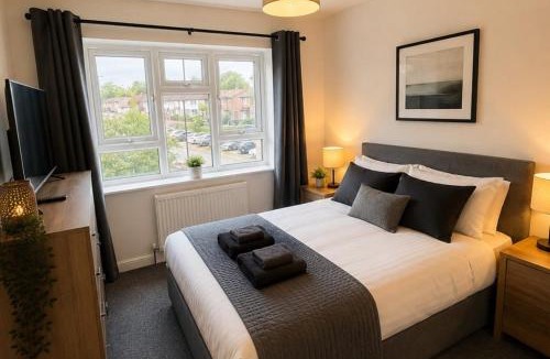 Tatenhill Apartment | Modern 1 Bed Apartment Near Warwick Uni Free Parking Fast WIFI