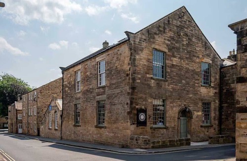 Barnard Castle Apartment | Modern 1 Bed Barnard Castle Stay Near Bowes Museum
