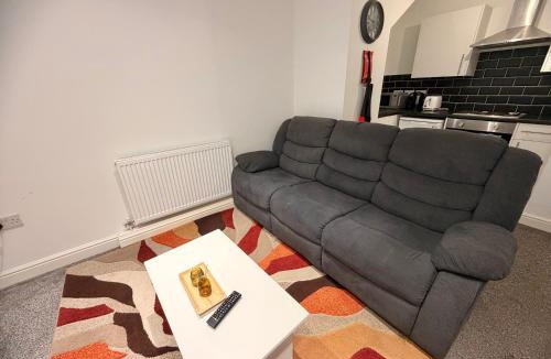 Stoke-on-Trent Apartment | Modern 1-Bed Flat with Workspace and Free Parking