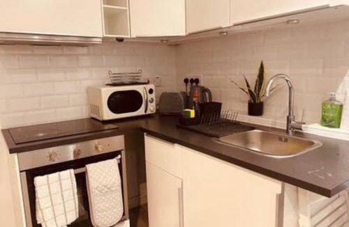 Bow Apartment | Modern 1 bed flat in Hackney with Parking