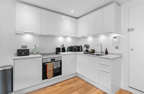 Gravesend Apartment | Modern 1BR Apartment w Patio & Garden in Gravesend