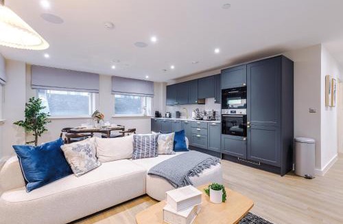 Leeds City Center Apartment | Modern 2-Bed 2-Bath Apartment – Prime Leeds City Centre