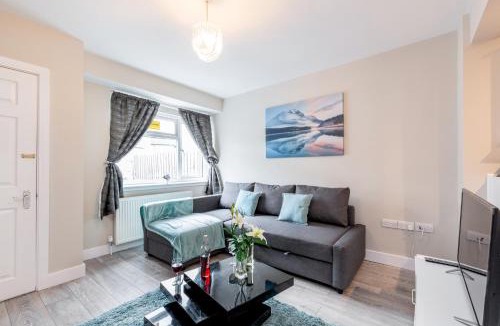 Dartford Apartment | Modern 2-Bed, 2-Bath Bungalow
