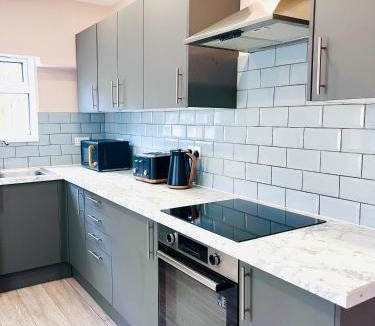 Nelson House | Modern 2 bed base 10 mins BikePark Wales