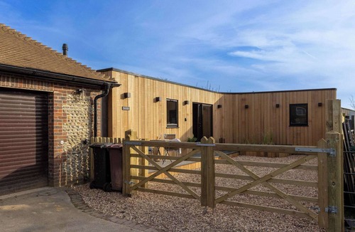 West Wittering Cabin | Modern 2-Bed Cabin Near West Wittering Beach