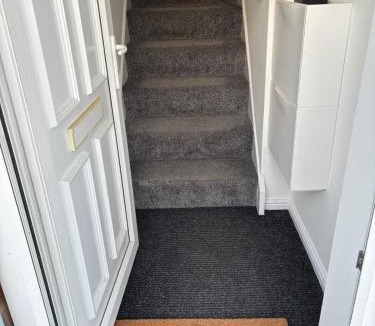 Goole Apartment | Modern 2 bed flat 1 min to station and amenities
