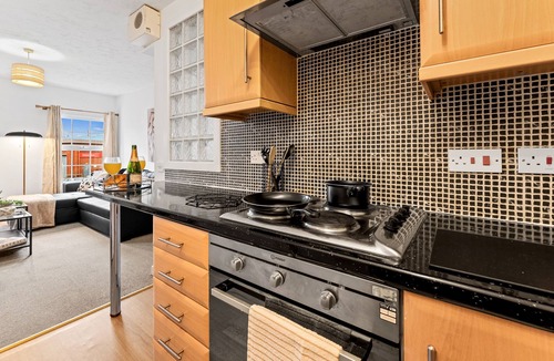 Warrington Apartment | Modern 2-Bed Flat with Flexible Beds