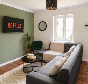 Trafford Apartment | Modern 2BR Aprt Sleeps 6 Parking Pet Welcome