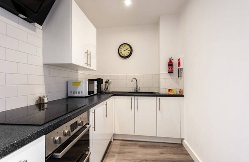 Hull Old Town Apartment | Modern 2BR Apt in Central Hull, Walk to Station