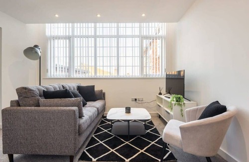 Hull Old Town Apartment | Modern 2BR Apt in Central Hull, Walk to Station