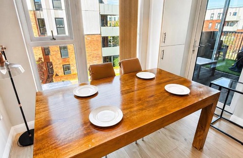 Chase Apartment | Modern 2BR Flat W balcony & 2 Bathrooms