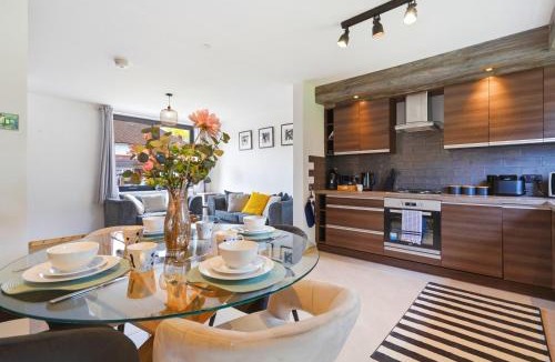 Birmingham House | Modern 3-Bed House with Parking