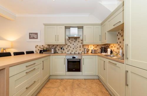 Reading House | Modern 3 Bedroom with Garden in Reading - Pass the Keys