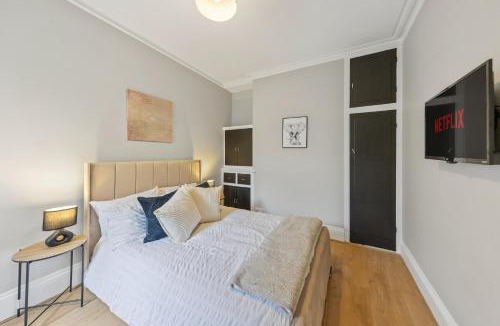 Gillingham House | modern 4 bdr house rock ave