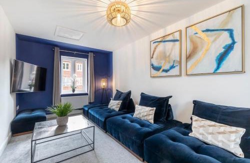 Cheltenham House | Modern 4 Bed 3 Bath Home Close to the Town Centre