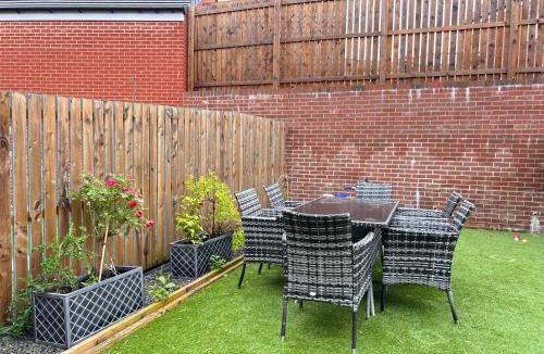 Durham House | Modern 4Bed Home Durham Sleeps 8 Parking & WiFi
