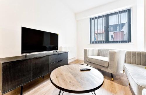 Barnt Green Apartment | Modern and Bright 2 Bed Apartment in Solihull