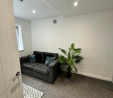 Hull Apartment | Modern and Comfortable 2 Bed Apartment