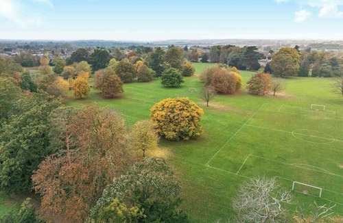 Kempston House | Modern and Comfortable 3 bed
