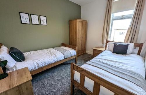 Westoe Apartment | Modern and Homely 3 BR for bigger groups