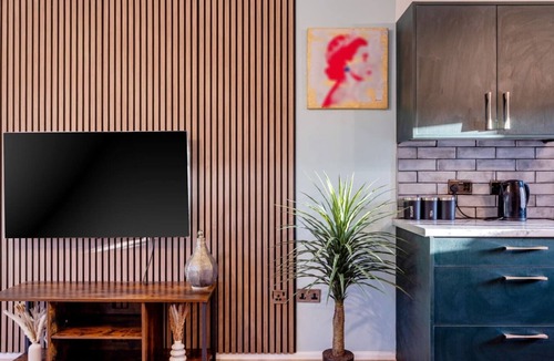 Chorlton-on-Medlock Apartment | Modern apartment in quiet area close to city centre