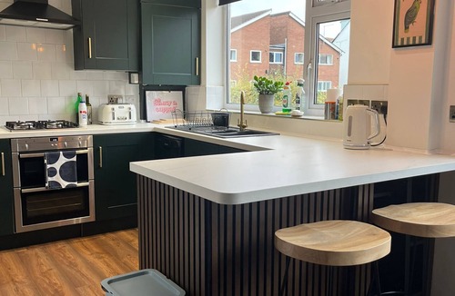 Sheffield Apartment | Modern Classic 2 Bed Apartment Near Graves Park