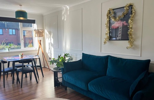 Sheffield Apartment | Modern Classic 2 Bed Apartment Near Graves Park