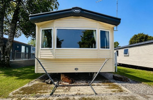 Fourstones Near Bentham House | Modern dog-friendly caravan at Bowland Fell in Yorkshire ref 93002PG