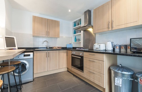 Exeter Apartment | Modern Exeter City Cottage Howell Road