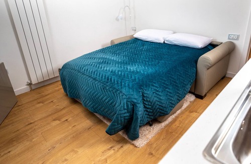 Cannington Apartment | Modern first floor annexe