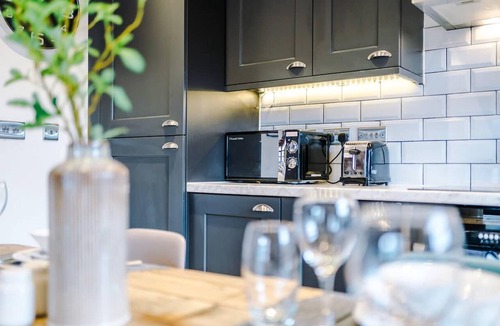 Leeds City Center Apartment | Modern Flat in Central Leeds Walk to City Centre