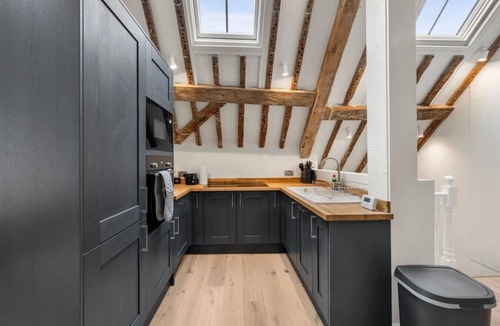 Godalming Apartment | Modern & Historic Duplex Flat Riverside