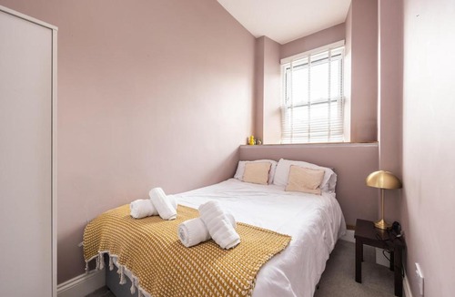 Merchiston Apartment | Modern Main Door Flat Edinburgh City Center