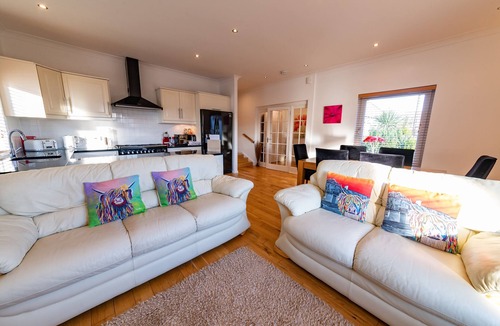 Gullane Cottage | Modern, open, comfortable home within walking distance of Golf courses and beach
