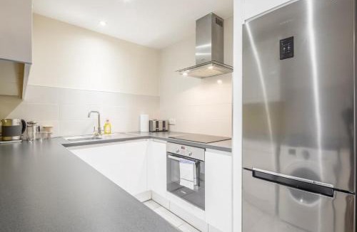Cherry Hinton Apartment | Modern & Private - Free Parking